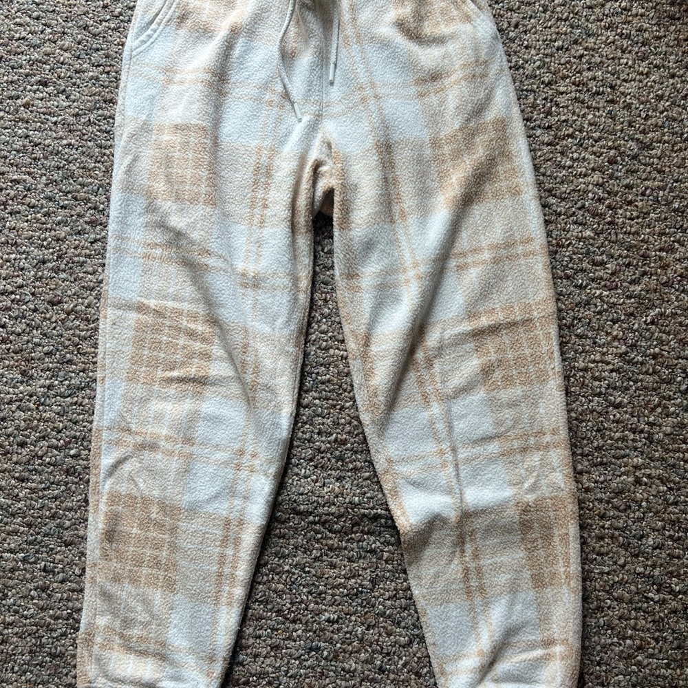 Aerie Plaid Lounge Pants in Cream and Tan